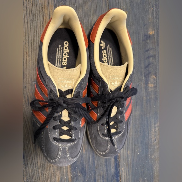 Adidas Gazelle Indoor (colors: Legend Ink / Preloved Ruby / Wonder White) - Picture 2 of 14